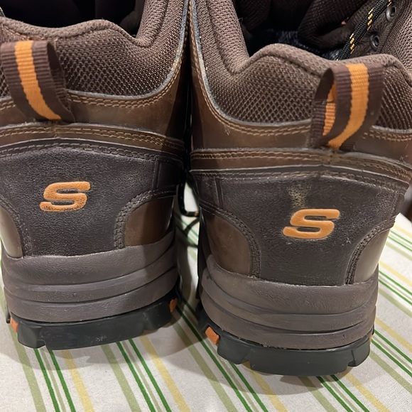 Skechers  Boot - Picture 4 of 8